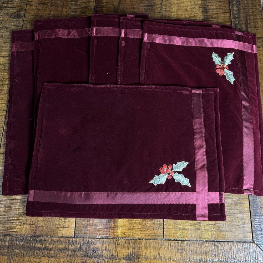 Vtg Burgundy Velveteen Satin Christmas Holly Berry Placemats Set Of 6 18"x 13"